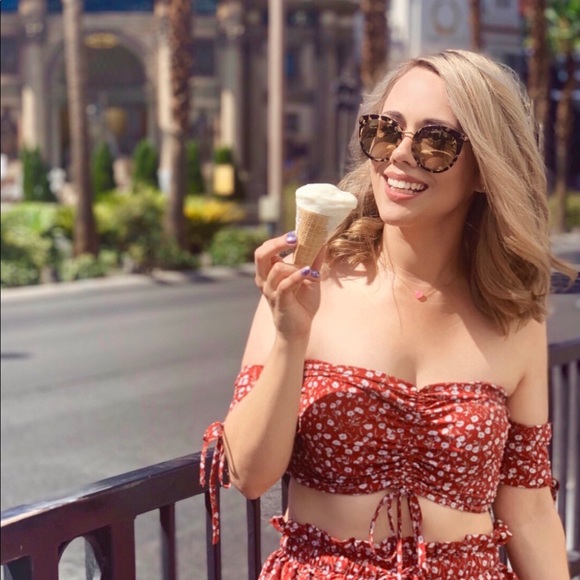 Dolce and Gabbana Sunglasses - Picture 3 of 5